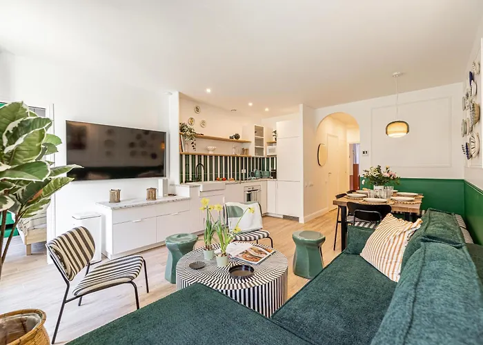 New! Remodeled & Spacious 4 Bedroom - 3 Bath - Heart Of Nice - Ac In All Rooms - With A Large Elevator